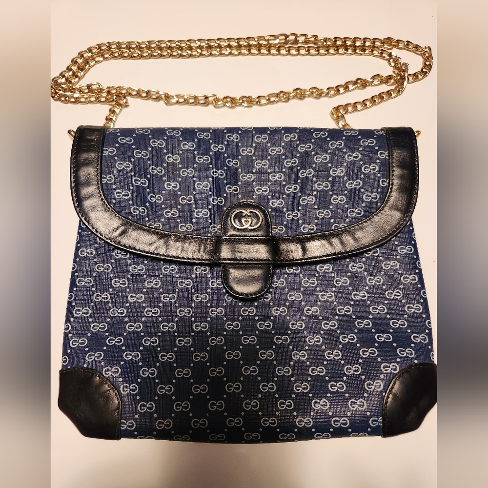 100% Authentic Vintage Gucci GG Crossbody Bag